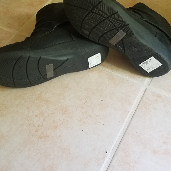 Clark's - Picture 2 of 4